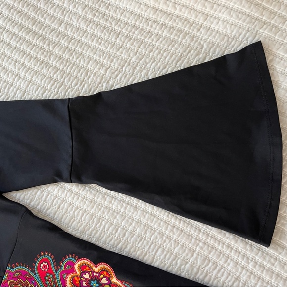 VENUS Paisley Flare-Sleeve Dress - Picture 4 of 6